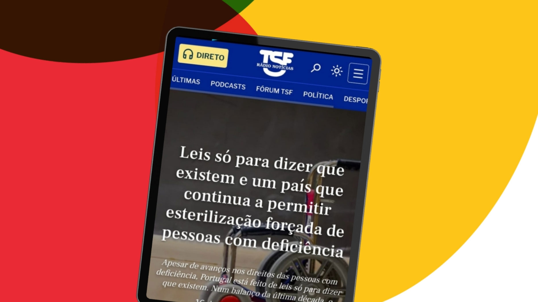 Captura de ecrã de um artigo de opinião publicado no jornal Observador, com o título “Voto acessível: um direito humano ainda desigual em Portugal”, da autoria de Sara Género Neto, socióloga e secretária executiva do MeCDPD. O artigo está visível num tablet, sobreposto a um fundo com formas coloridas associadas à identidade visual do MeCDPD.