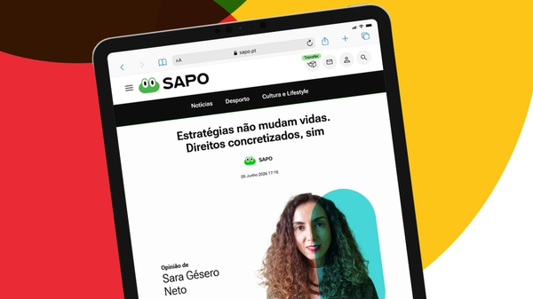 Imagem de fundo vermelho com a letra P branca a negrito e escrito na vertical dentro da letra a palavra "Público".